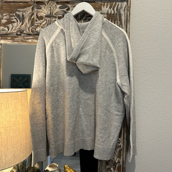 ☀️ NWT LOFT Lou & Grey Heathered Tipped Hoodie Sweater - Picture 10 of 12